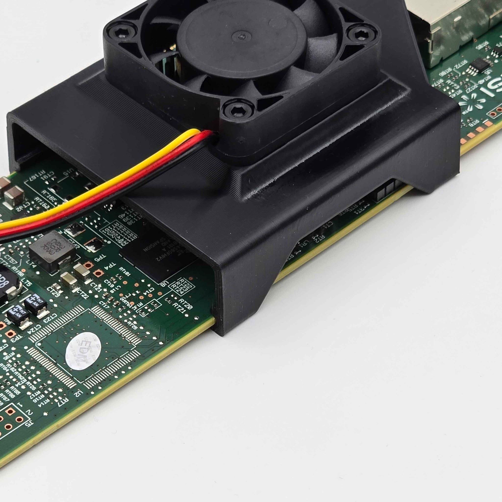 LSI 9300-8e SAS HBA 40mm Cooling Fan Included + Shroud Cooler