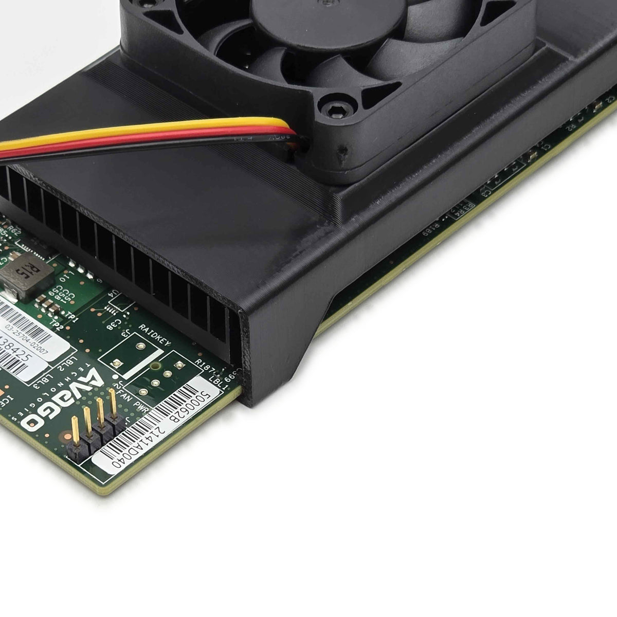 Broadcom LSI 9305-16e — product photo 5