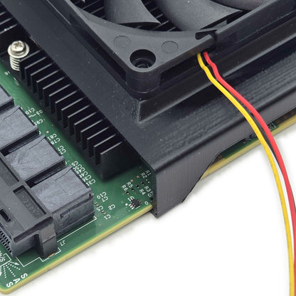 LSI 9300-16i — product photo 3
