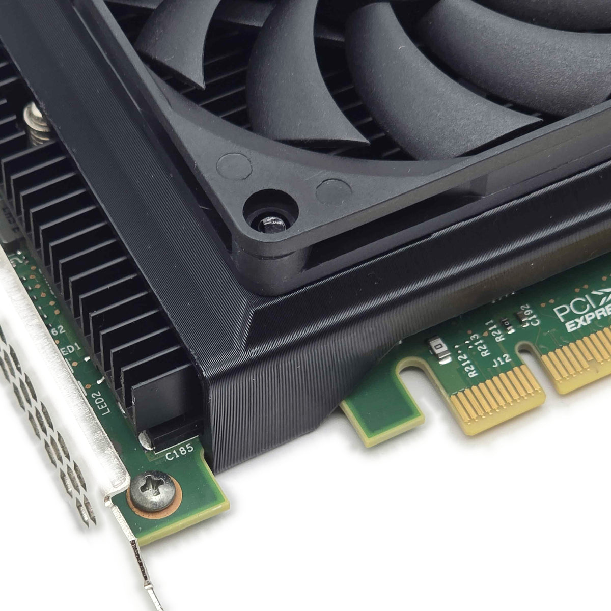 LSI 9300-16i — product photo 6